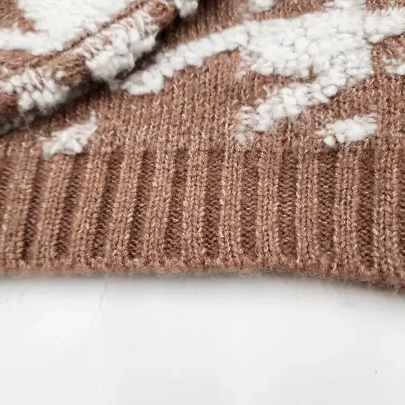 Line & Dot Houndstooth Sweater - Picture 9 of 16